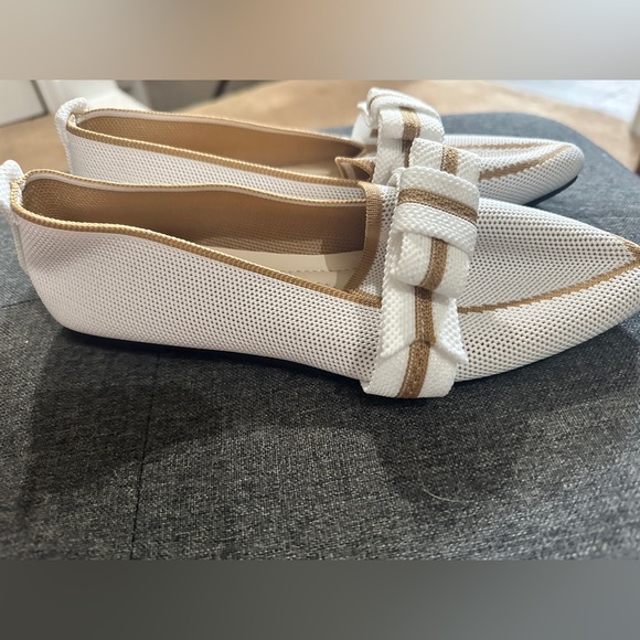 Women's White Pointed Toe Slip-On Flats with Tan Trim Never Worn - Picture 4 of 5